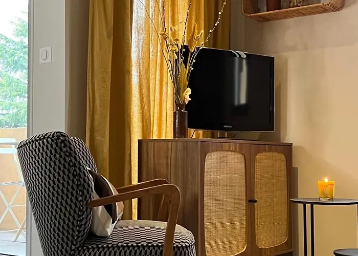 Апартаменти Cosy Avec Balcon, 1 A Maxime