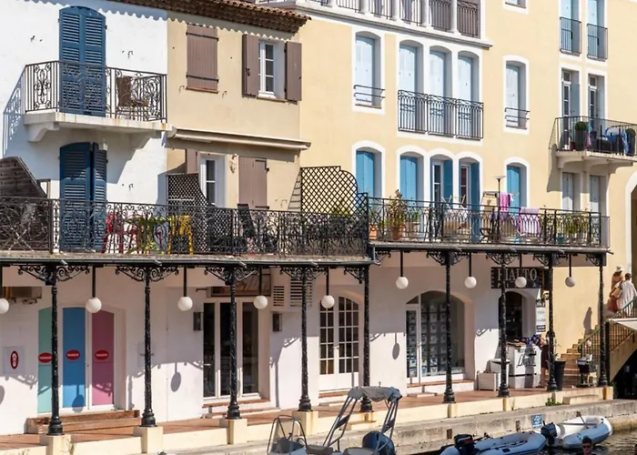 Cosy Avec Balcon, 1 A Maxime Апартаменти *